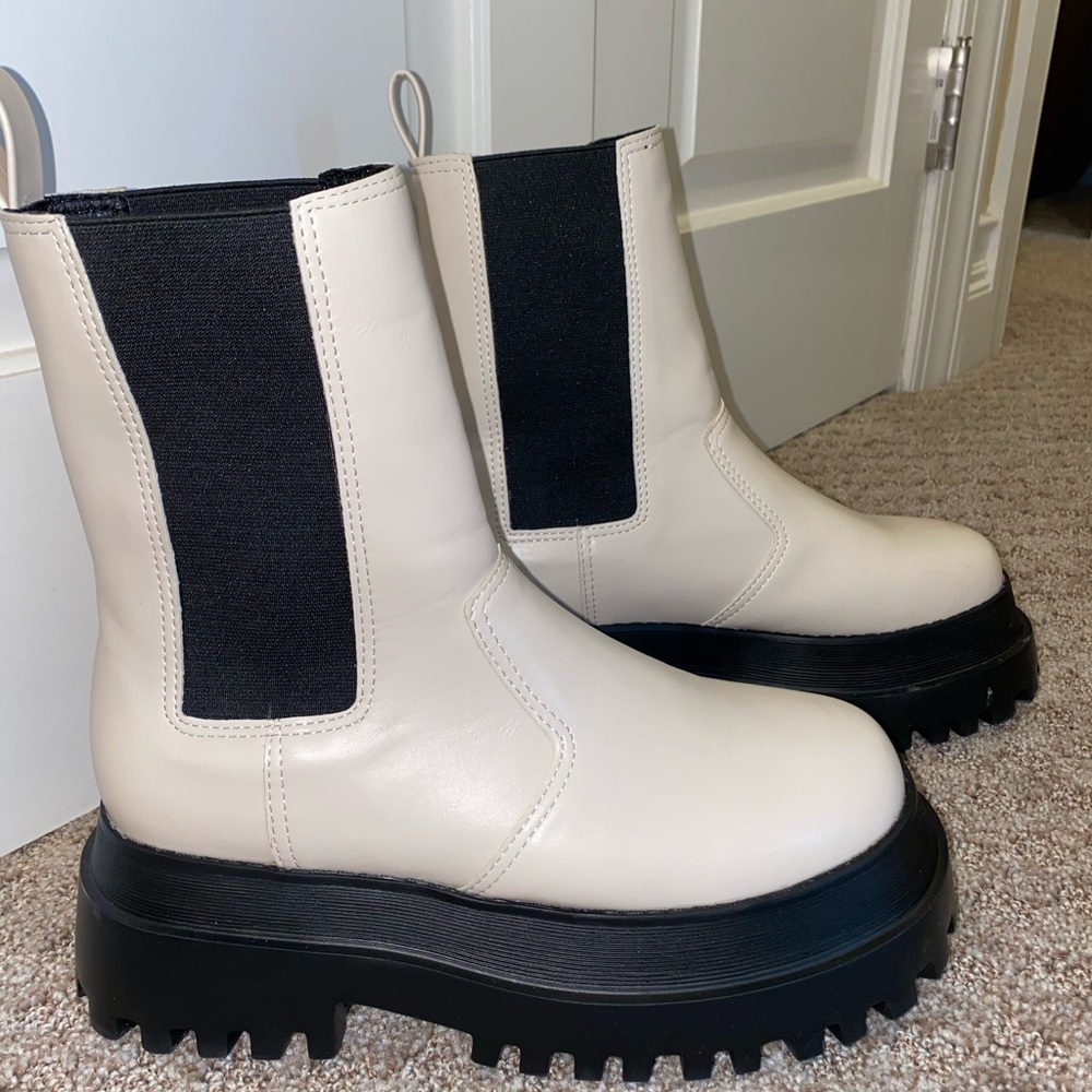 Chunky Style Boots